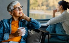 Ngày trước leo cầu thang không mệt, giờ mới đi vài tầng đã thở hổn hển: Không phải vì tuổi tác mà do cách chúng ta ngồi mỗi ngày