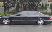 Xác minh ô tô Mercedes biển số 'lộc phát' bị bỏ lại bên đường gần sân bay Tân Sơn Nhất