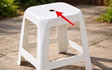 Vì sao trên mặt ghế nhựa luôn có một lỗ tròn? 90% người dùng chưa biết hết công dụng thật