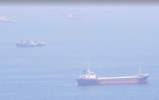 Iran tìm lối mở tại Hormuz giữa sức ép kinh tế