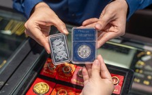 Giá bạc sáng ngày 17/8 tại DOJI, Bảo Tín Mạnh Hải, Phú Quý, Sacombank tăng bao nhiêu?