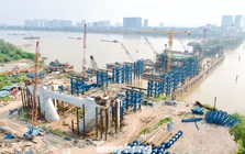 Đại công trường cầu Trần Hưng Đạo tăng tốc trước mùa mưa lũ