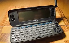 Ngày xưa ai mà dùng chiếc Nokia 9000 Communicator này thì "sang chảnh" kém gì iPhone 17 Pro Max bây giờ