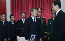 Thủ tướng Lê Minh Hưng viếng nguyên Thủ tướng Trung Quốc Chu Dung Cơ