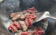 Vì sao đầu bếp chuyên nghiệp không ướp thịt bò với muối?