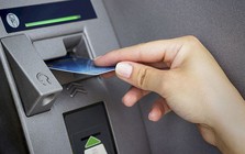 Cần cân nhắc kỹ việc rút tiền mặt từ thẻ tín dụng