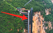 Thang máy vách đá 288m "đổi đời" học sinh vùng xa: Cứ 5 giây đi được 1m, cabin có sức chứa 81 người