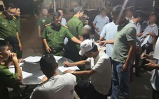 Công an kiểm tra một bãi xe lúc 4 giờ 30 phút