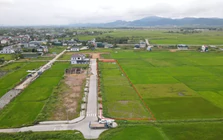Đất vùng quê có lô giá khởi điểm gần 5 tỷ: 13 lô còn lại không có người đấu