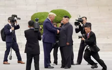 Tổng thống Trump yêu cầu sắp xếp cuộc gặp Chủ tịch Kim Jong Un trong năm nay