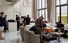 Phong tỏa 33 căn hộ, cảnh sát phát hiện thêm 3 sổ đỏ, 30 hợp đồng mua bán đất, tổng giá trị gần 994 tỷ đồng