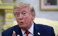 Tổng thống Mỹ Trump tạm rút khỏi ‘cuộc chơi’ với Iran