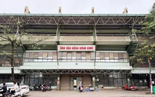 Tháo dỡ sân vận động Đông Kinh