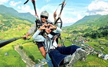 2,19 triệu cho 15 phút bay trên ruộng bậc thang: Bay dù lượn ngắm mùa vàng Sapa thực sự diễn ra như thế nào?
