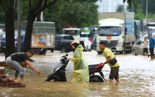 Hà Nội chuẩn bị kịch bản 'chống tê liệt' giao thông khi mưa cực đoan