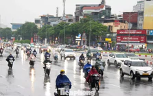 Nhiều 'rốn ngập' ở Hà Nội thoát cảnh ngập sâu sau mưa lớn dồn dập