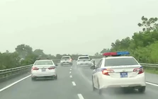 Thi bằng lái ô tô thêm nội dung về làn vượt xe: Hướng dẫn từ CSGT