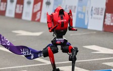 Robot Trung Quốc chạy 100m nhanh hơn kỷ lục của Usain Bolt