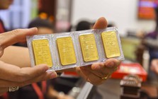 Vì sao giá vàng trong nước thấp hơn thế giới?