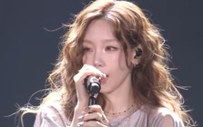 Nữ thần showbiz 20 năm vẫn nổi tiếng chỉ nhờ giọng hát, nhan sắc trong veo không hề già đi