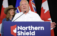 Canada dọa cắt nguồn cung điện cho Mỹ