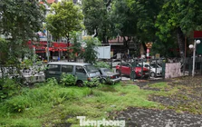 Cảnh hoang tàn bên trong khu 'đất vàng' tại phường Hai Bà Trưng vừa bị thu hồi