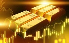 Dòng tiền lớn đang đổ mạnh vào vàng, chuyên gia cảnh báo rủi ro lớn nhất có thể chặn đà tăng