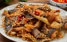 Đi chợ thấy người ta vứt bỏ phần này, tôi mang về làm món lạ miệng khiến cả nhà tranh nhau gắp