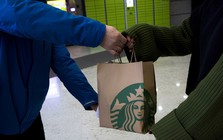 Giao Starbucks cho khách, shipper bất ngờ nhận được khoản tiền gần 26 tỷ đồng