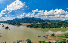 Việt Nam sở hữu 'túi nước khổng lồ' giữa Tây Bắc: dài 230 km, rộng gấp 16 lần hồ Tây, chứa 9,5 tỷ m³ nước, nay thành 'mỏ vàng' mới