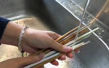 5 loại đũa nếu có trong nhà phải vứt bỏ ngay, còn dùng là còn tự "đầu độc"