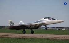 Tiêm kích Su-57 hai chỗ ngồi sẽ thay đổi chiến thuật không chiến thế nào?