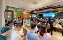 Tọa lạc vị trí đắc địa bậc nhất Hà Nội, Phúc Long Hoàn Kiếm đông kín khách ngày đầu khai trương