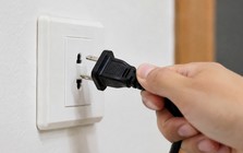 4 thiết bị dùng xong nên rút phích cắm, nhiều gia đình vẫn để 24/24