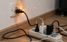 4 thời điểm nhất định nên rút phích cắm thiết bị điện trong nhà