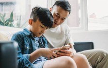 Tại sao nhiều nghiên cứu cho rằng bố nuôi dạy con thông minh hơn mẹ? Đọc bài viết này, bạn sẽ tìm ra điềm mấu chốt!
