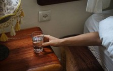 Lời khuyên cho những người hay uống nước đêm