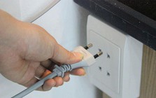 Lời khuyên cho những gia đình không rút phích cắm các thiết bị điện trong nhà
