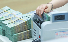 Người gửi tiền tất toán trước hạn sổ tiết kiệm vì lãi suất cao
