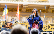 NSND, diva Thanh Lam mang 'Hoa sữa' sang trời Âu