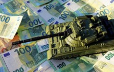 Pháp đang tìm cách thu lợi từ việc bán vũ khí cho Ukraine
