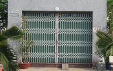 Vì sao ngày càng nhiều gia đình không còn làm cửa sắt kéo? 2 thiết kế đang dần trở thành xu hướng mới