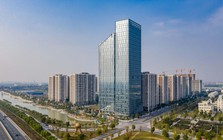 Tòa tháp gần 200m do Vingroup của tỷ phú Phạm Nhật Vượng xây dựng sở hữu 3.000 cảm biến, từng được vinh danh tại Mỹ, đạt tiêu chuẩn tương đương “đại bản doanh” của Apple, Intel