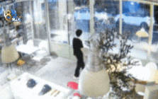 Đánh rơi vòng vàng 19 triệu lúc đi ăn, trích xuất camera phát hiện điểm đáng ngờ