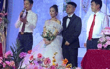 Chàng trai sinh năm 1997 làm đại diện họ nhà gái, phát biểu trôi chảy: Kém chú rể 3 tuổi, hé lộ vai vế