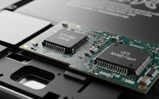 AI đảo lộn ngành smartphone: RAM và bộ nhớ tăng giá 340%, vượt cả chip flagship