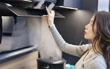 Nên đóng hay mở cửa khi dùng máy hút mùi?