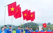 Mãn nhãn đường cờ Tổ quốc giữa núi rừng Bắc Ninh