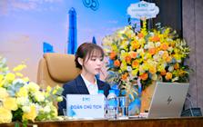 Chữ ký của nữ Chủ tịch xinh đẹp sinh năm 1999 ra sao?
