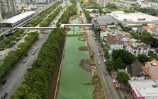 Hình ảnh mới nhất của rạch Đá Đỏ cạnh Metro số 1 sau gần một năm thi công: Diện mạo khác hẳn trước đây